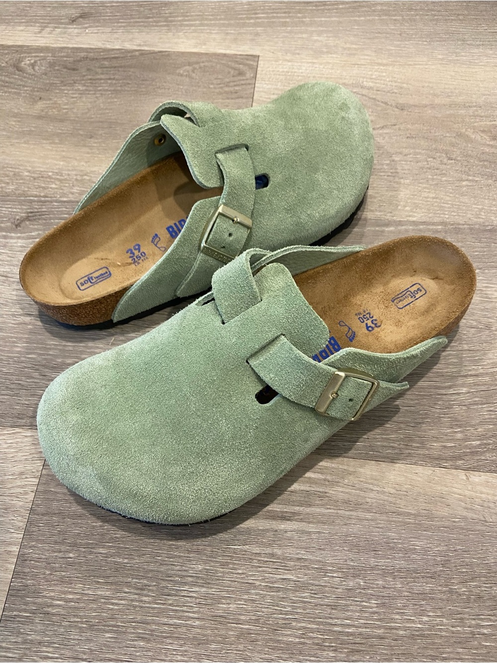 Birkenstock Boston Soft Footbed Clogs Sage Green Suede Gold Buckle Size 39 US 8